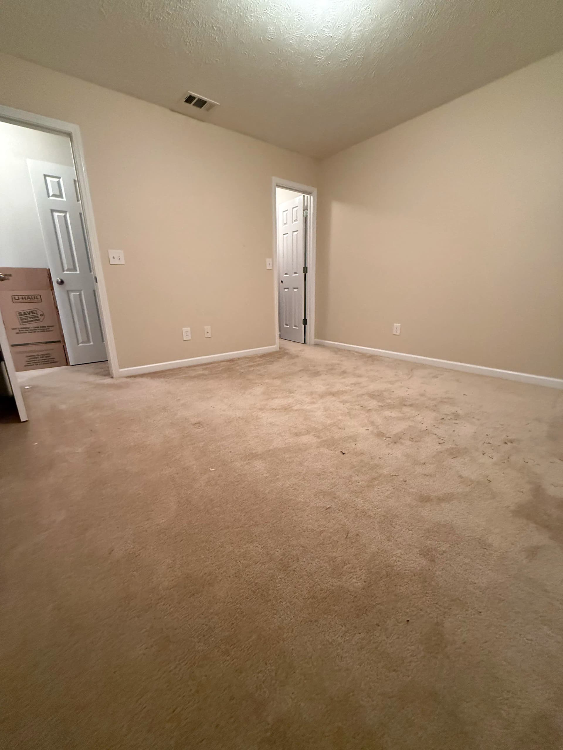 Gallery photos for Builder-Grade Carpet Swapped Out for 65 oz Upgrade: Image #4
