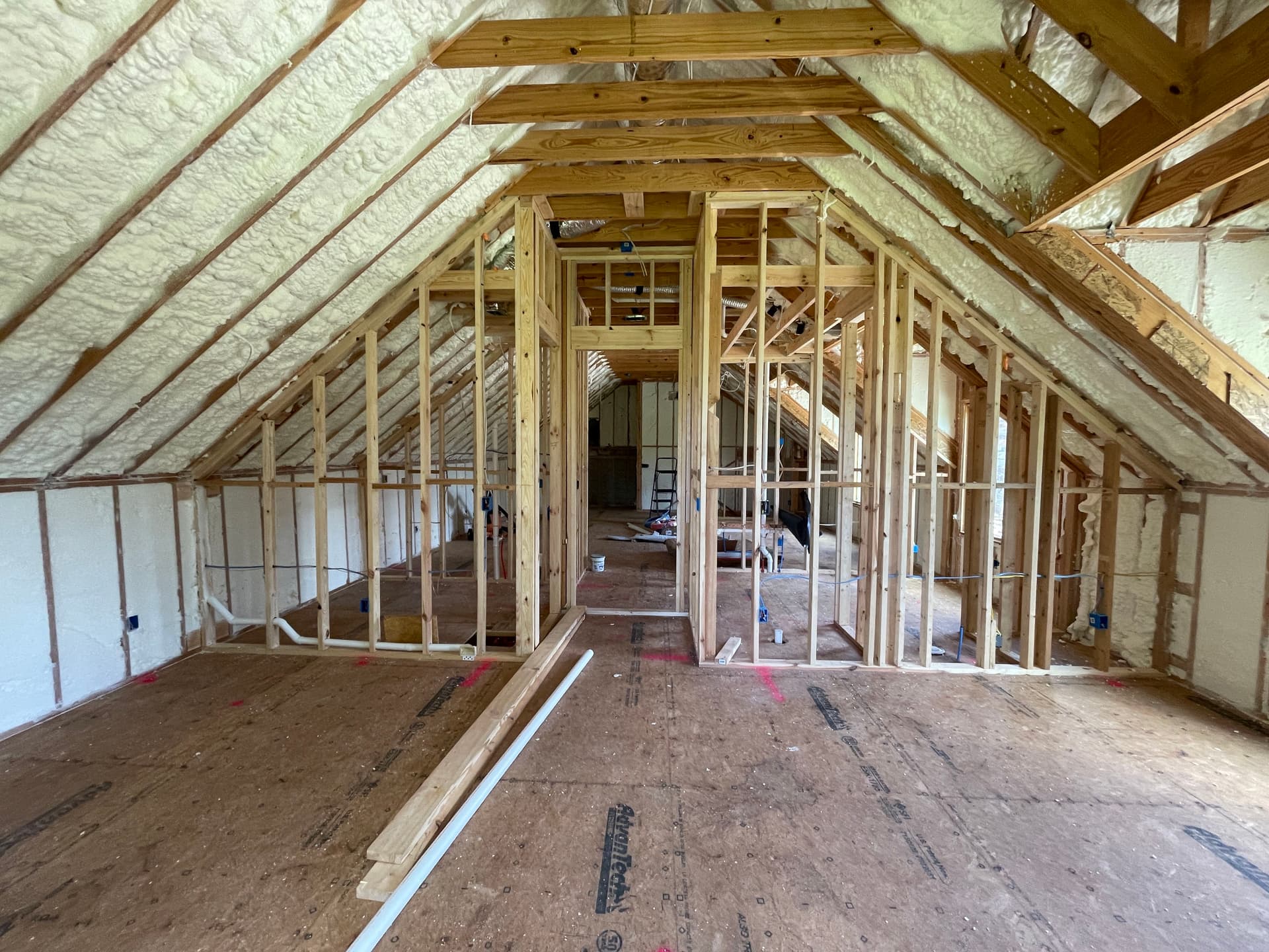 Gallery photos for Cluttered Attic Storage Space Turned Full Living Room: Image #2