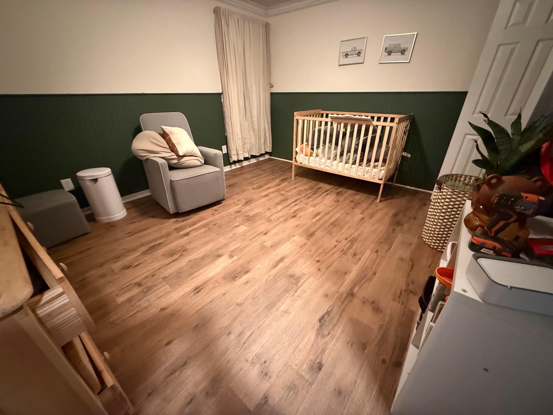 Gallery photos for From Carpet to Stylish Pergo Silo Oak: Image #1