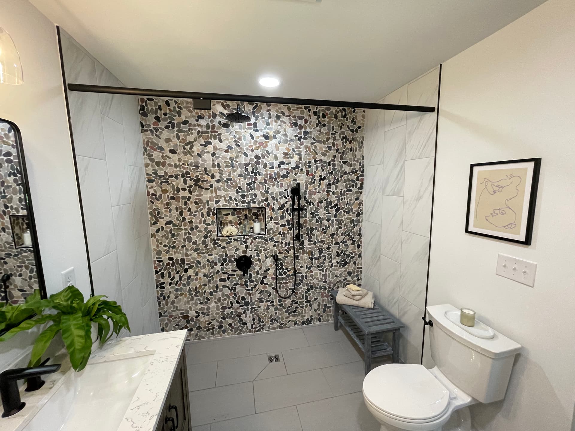 Zero-Entry Shower with Stone Accent Wall in Nashville image
