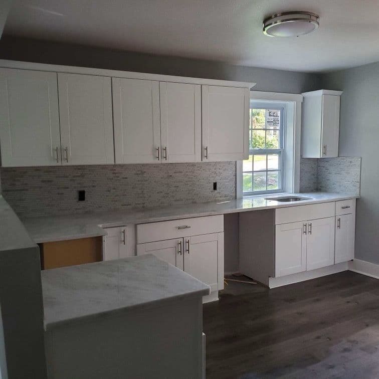 Kitchen Makeover Featuring Luna Gray Quartz in Nashville image
