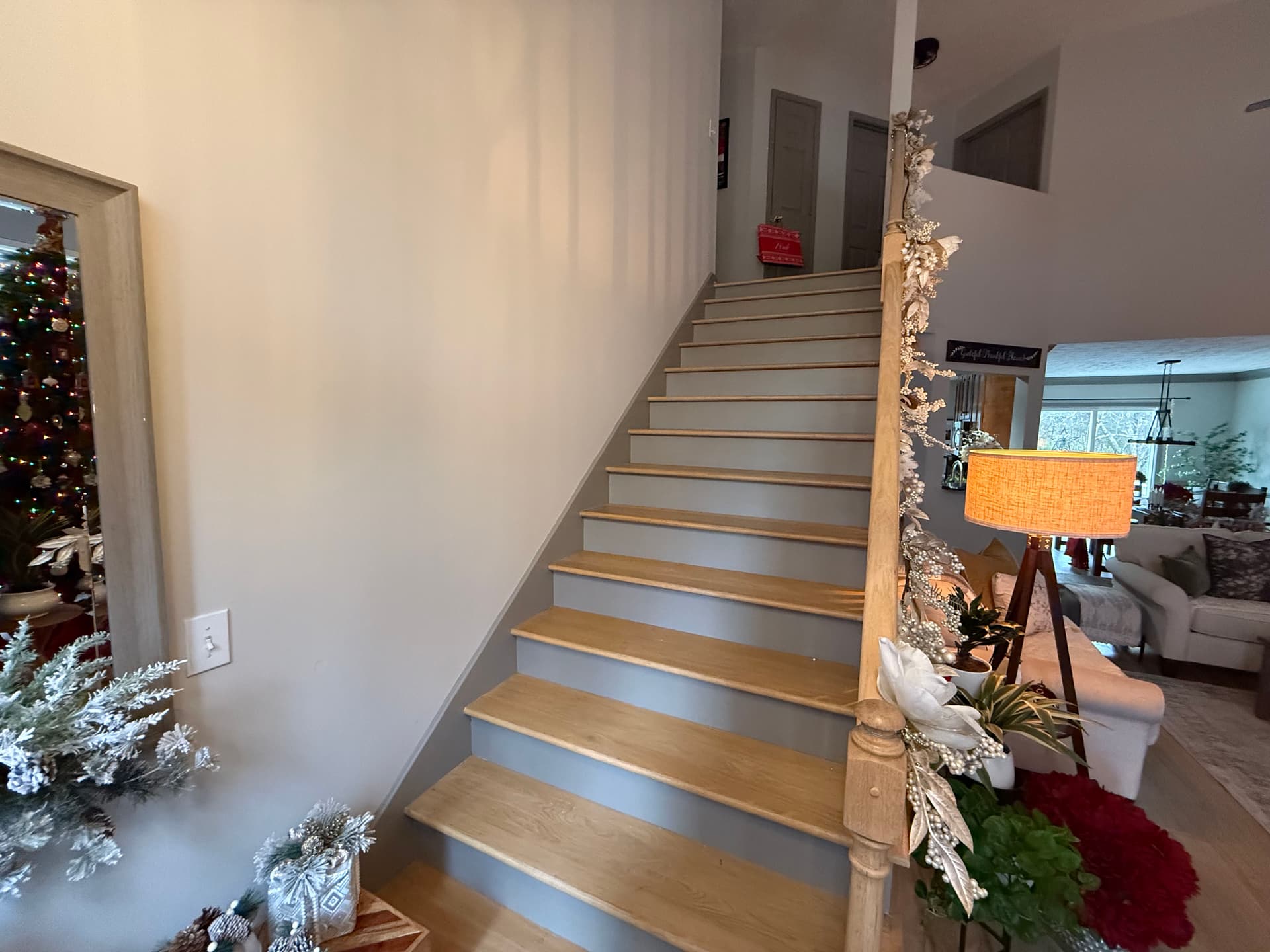 Gallery photos for Holiday Home Makeover with Warmth and Elegance: Image #3