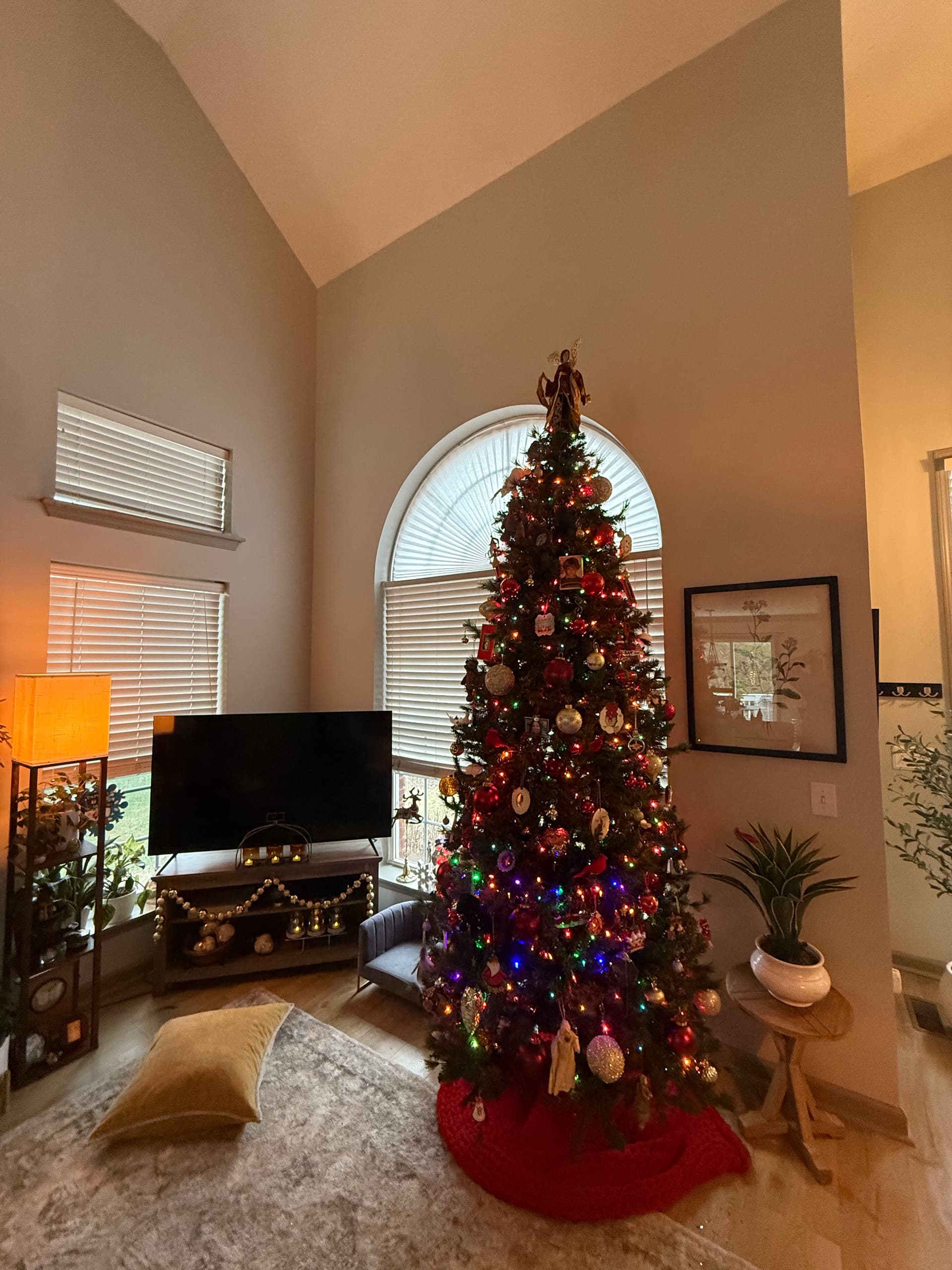 Gallery photos for Holiday Home Makeover with Warmth and Elegance: Image #4