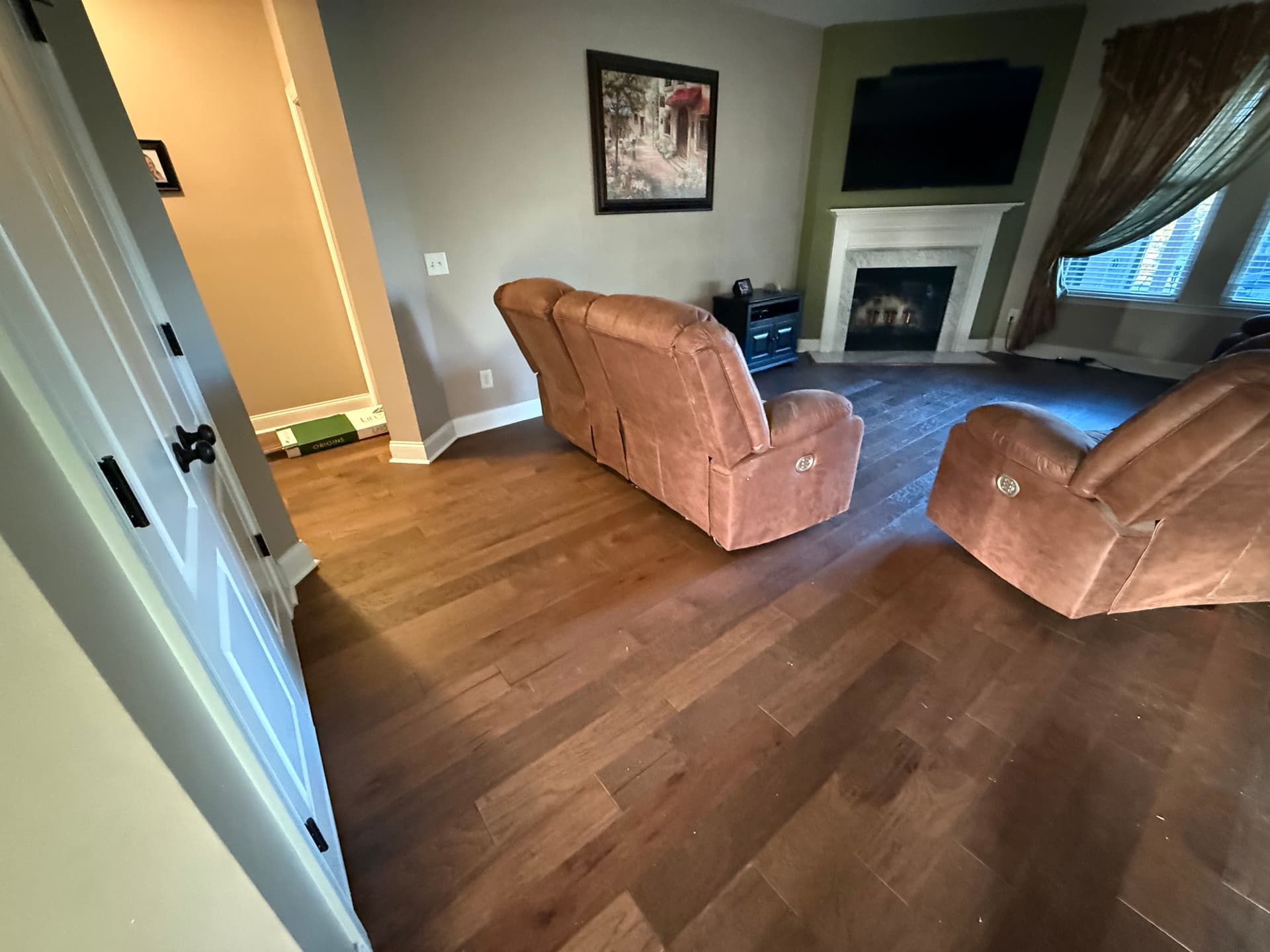 Gallery photos for Stunning Hickory Almeda Flooring Overhaul: Image #2