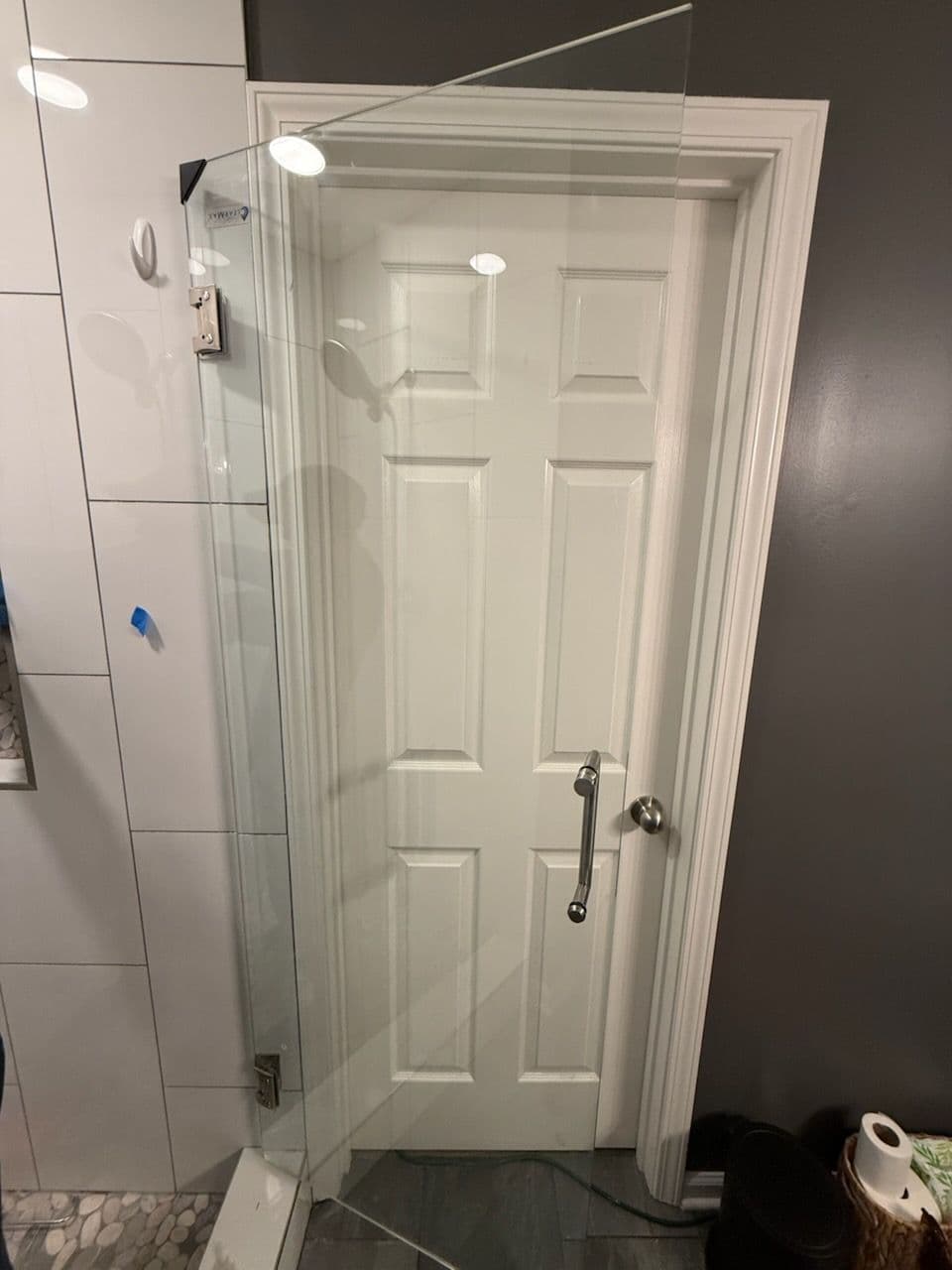 Gallery photos for Merrick's Makeover with Elegant Glass and Floral Accents: Image #1