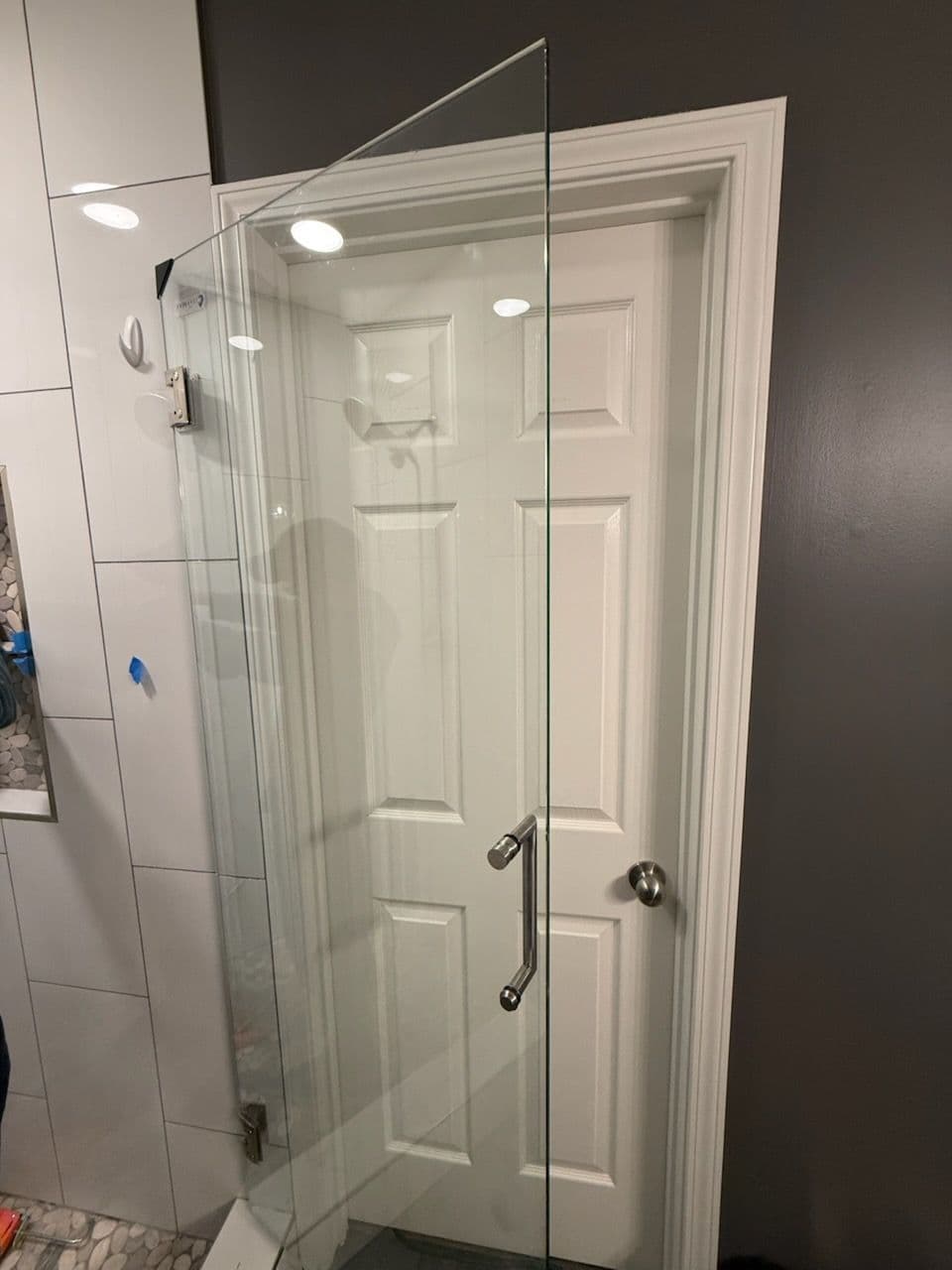 Gallery photos for Merrick's Makeover with Elegant Glass and Floral Accents: Image #2